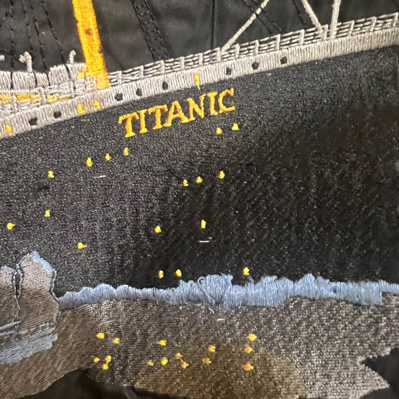 Rare "Titanic" movie bomber jacket.  Makes a nice warm winter season coat. - Picture 2 of 11